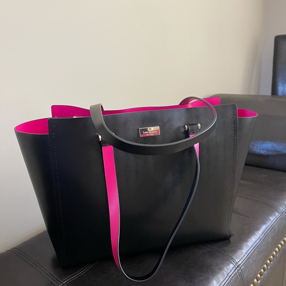 Kate Spade
Arbour Hill Elodie Black with Hot Pink On The Inside Leather Tote